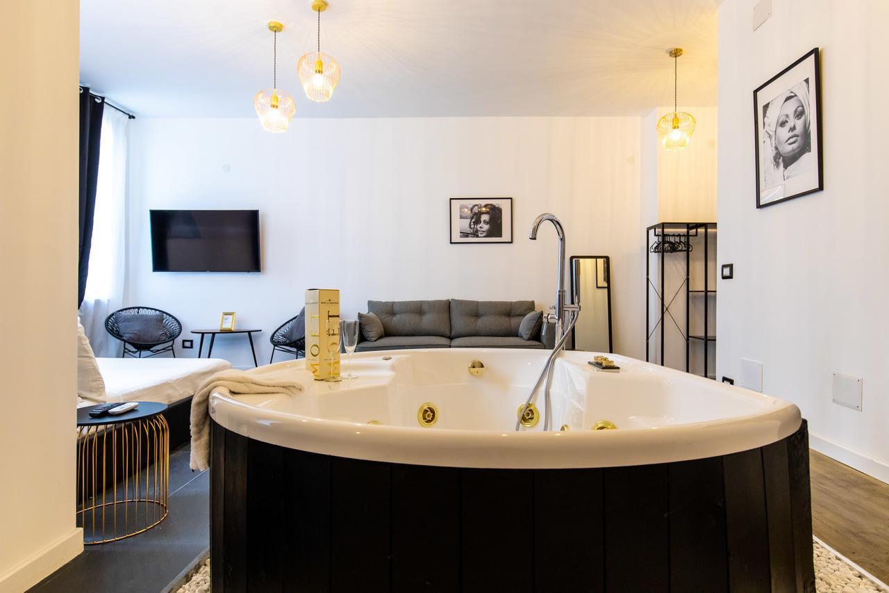 נאפולי Muni Boutique Flat By Babylon Stay מראה חיצוני תמונה